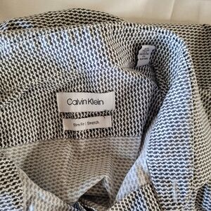 Calvin Klein Men's Slim Fit Black & White Patterned Shirt